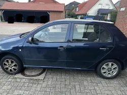 Blau Gebraucht 2004 Skoda Fabia Kleinwagen | 800 € (Etwas zu teuer)