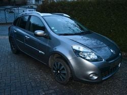 Grau Gebraucht 2010 Renault Clio II Luxe Limousine | 4.800 € (Etwas zu teuer)