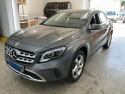 Grau Gebraucht 2018 Mercedes GLA220 SUV | 16.200 €