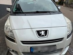 Weiß Gebraucht 2012 Peugeot 5008 Allure Van / Kleinbus | 5.100 € (Fairer Preis)