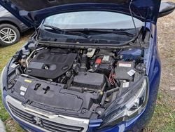 Blau Gebraucht 2016 Peugeot 308 GT Kombi | 12.000 €