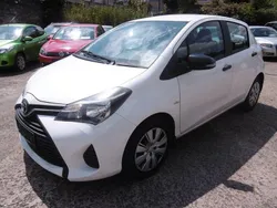 Weiß Gebraucht 2015 Toyota Yaris Cool Limousine | 7.500 € (Fairer Preis)