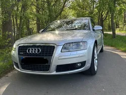 Silber Gebraucht 2007 Audi A8 Limousine | 10.400 € (Teuer)