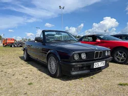 Schwarz Gebraucht 1990 BMW 325 Cabriolet Performance Cabrio | 22.100 €