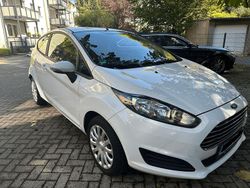 Weiß Gebraucht 2014 Ford Fiesta Trend Kleinwagen | 10.000 €