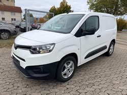 Weiß Gebraucht 2021 Toyota Proace City City Van / Kleinbus | 12.999 € (Fairer Preis)