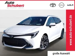 Schneeweiß Gebraucht 2024 Toyota Corolla Team Kombi | 30.980 € (Fairer Preis)