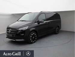Obsidianschwarz metallic Gebraucht 2024 Mercedes V220 Van / Kleinbus | 67.980 €
