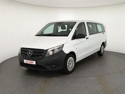 Silber Gebraucht 2023 Mercedes Vito Van / Kleinbus | 37.785 € (Etwas zu teuer)