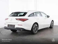 Weiß Gebraucht 2024 Mercedes CLA180 Shooting Brake Progressive Kombi | 29.490 €