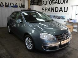Grün metallic Gebraucht 2006 VW Jetta Comfortline | 6.895 €