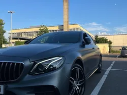Grau Gebraucht 2016 Mercedes E400 AMG line Limousine | 29.700 €