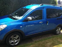 Blau Gebraucht 2021 Dacia Dokker Stepway Van | 14.250 € (Fairer Preis)