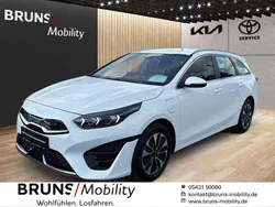Weiß Gebraucht 2024 Kia Ceed Sportswagon Spirit Kombi | 23.980 € (Guter Preis)
