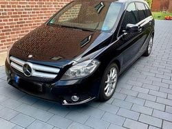 Schwarz Gebraucht 2013 Mercedes B180 Van / Kleinbus | 7.999 € (Guter Preis)