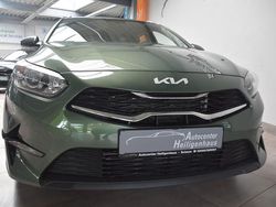 Grün Gebraucht 2023 Kia Ceed Sportswagon Kombi | 17.080 € (Guter Preis)