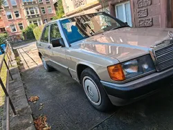 Silber Gebraucht 1988 Mercedes 190 Limousine | 10.999 €