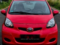 Rot Gebraucht 2010 Toyota Aygo Kleinwagen | 2.499 € (Guter Preis)