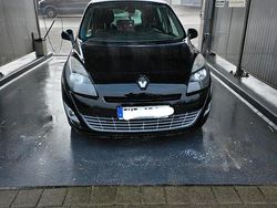 Schwarz Gebraucht 2011 Renault Grand Scénic III Van / Kleinbus | 4.600 € (Etwas zu teuer)