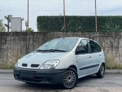 Grau Gebraucht 2000 Renault Scénic Van / Kleinbus | 1.390 € (Fairer Preis)