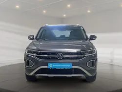 Grau Gebraucht 2024 VW T-Roc Style SUV | 31.900 € (Etwas zu teuer)