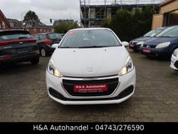 Weiß Gebraucht 2016 Peugeot 208 Active Kleinwagen | 5.999 €