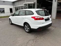 Weiß Gebraucht 2014 Ford Focus SYNC Edition Kombi | 6.950 € (Fairer Preis)