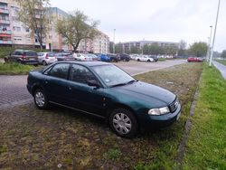 Grün Gebraucht 1996 Audi A4 Limousine | 700 € (Superpreis)
