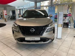 Gold Gebraucht 2023 Nissan X-Trail Tekna SUV | 39.890 € (Fairer Preis)
