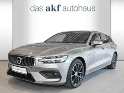Pebble grey / metallic Gebraucht 2022 Volvo V60 Core Kombi | 31.950 € (Guter Preis)