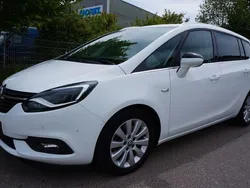Weiß Gebraucht 2018 Opel Zafira Innovation Van / Kleinbus | 12.999 € (Fairer Preis)
