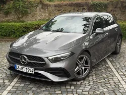 Grau Gebraucht 2023 Mercedes A200 AMG line Limousine | 26.950 € (Guter Preis)