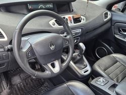 Grau Gebraucht 2010 Renault Grand Scénic III Van / Kleinbus | 3.999 € (Fairer Preis)
