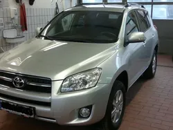 Silber metallic Gebraucht 2009 Toyota RAV4 Sol SUV | 11.490 €