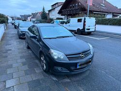 Schwarz Gebraucht 2005 Opel Astra GTC Limousine | 1.599 € (Fairer Preis)