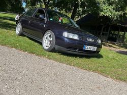 Blau Gebraucht 1998 Audi A3 Attraction Limousine | 2.350 € (Teuer)