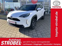 Weiß Gebraucht 2023 Toyota Yaris Cross Connect Style SUV | 23.980 € (Guter Preis)