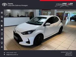 Weiß Gebraucht 2021 Toyota Yaris Comfort Limousine | 13.890 € (Fairer Preis)