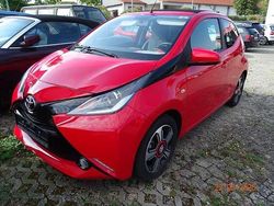 Super red v Gebraucht 2014 Toyota Aygo X-wave Kleinwagen | 8.800 € (Fairer Preis)