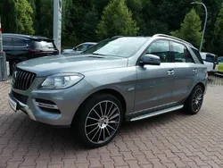 Grau Gebraucht 2012 Mercedes ML350 SUV | 24.990 € (Etwas zu teuer)