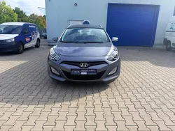 Grau Gebraucht 2014 Hyundai i30 Classic Kombi | 6.999 € (Fairer Preis)