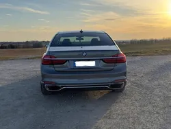 Grau Gebraucht 2016 BMW 730 Executive Limousine | 31.500 € (Fairer Preis)