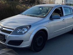 Grau Gebraucht 2006 Opel Astra Basis Kleinwagen | 1.550 € (Fairer Preis)