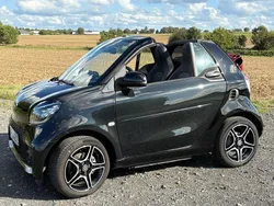 Schwarz Gebraucht 2021 Smart ForTwo Electric Drive Cabrio | 14.650 € (Etwas zu teuer)