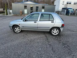 Silber Gebraucht 1996 Renault Clio Kleinwagen | 799 €