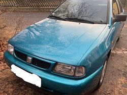 Blau Gebraucht 1996 Seat Cordoba Limousine | 1.699 €