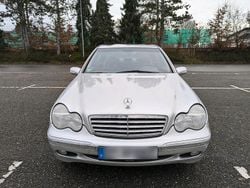 Silber Gebraucht 2001 Mercedes C200 Limousine | 3.299 €