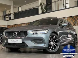 Grau Gebraucht 2020 Volvo V60 Momentum Kombi | 29.980 € (Fairer Preis)