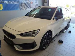 "candy" weiss Gebraucht 2022 Cupra Leon VZ Kombi | 31.240 € (Guter Preis)