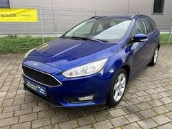 Blau Gebraucht 2015 Ford Focus Trend Kombi | 3.500 €